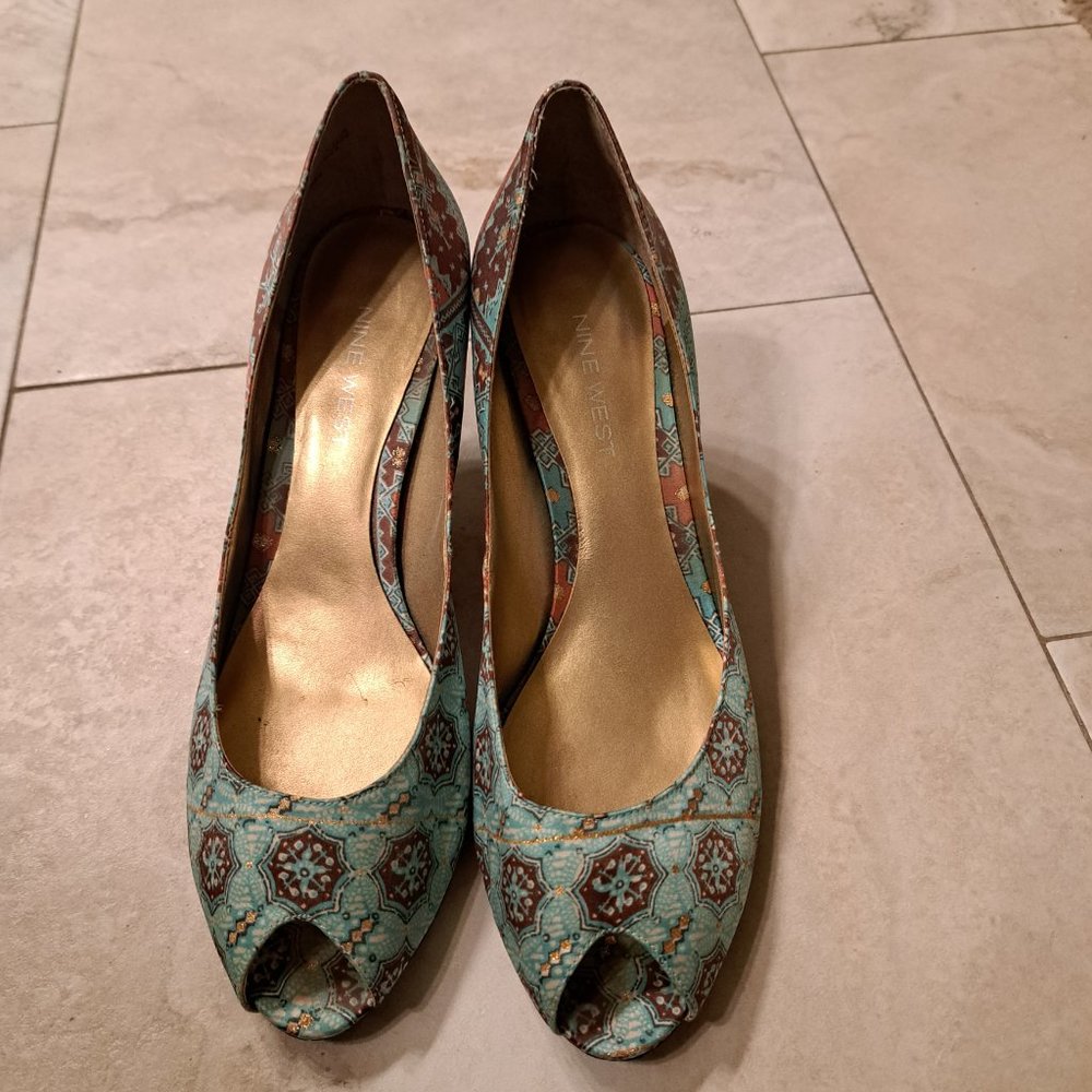 Nine West Multicolor peep toe heels size 7.5